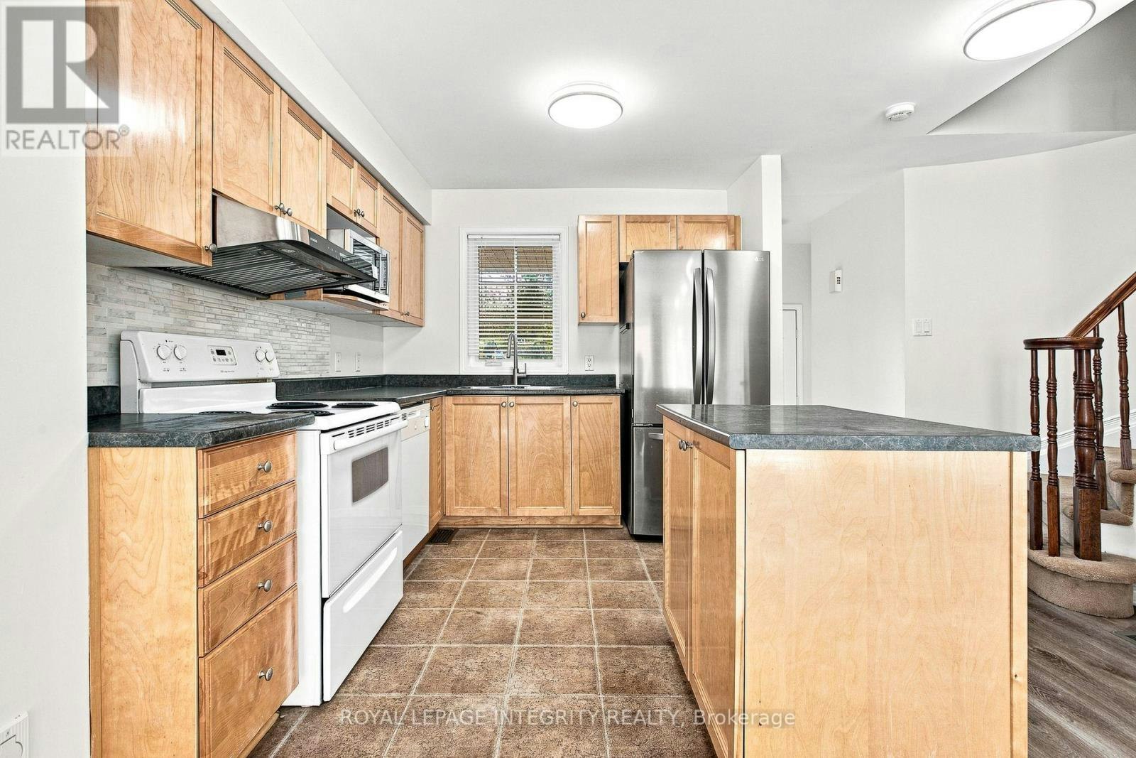 6 Crystal Park Crescent, Ottawa, ON, K2C 3Z8 - 7
