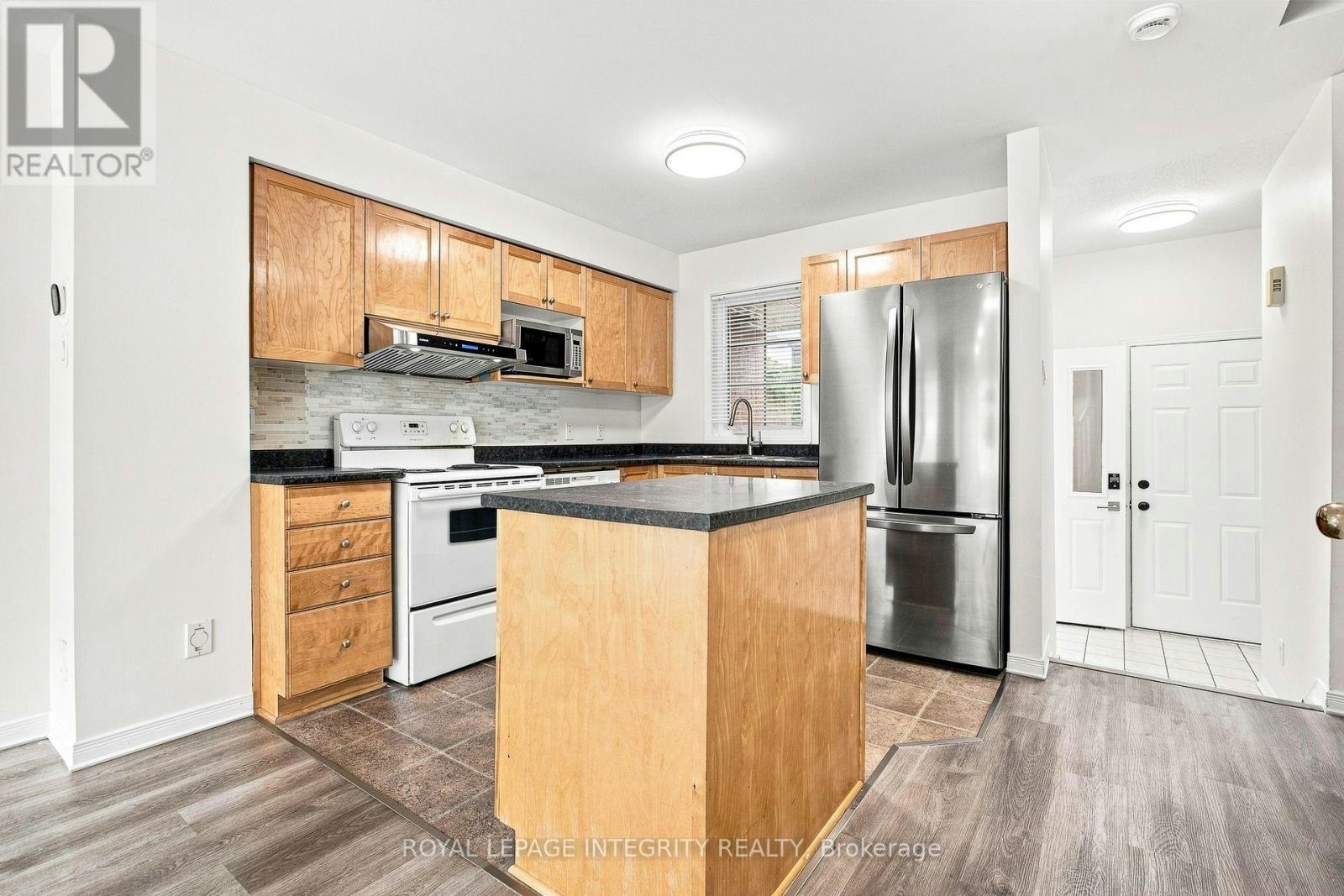 6 Crystal Park Crescent, Ottawa, ON, K2C 3Z8 - 6