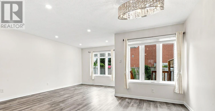 6 Crystal Park Crescent, Ottawa, ON, K2C 3Z8 - 11