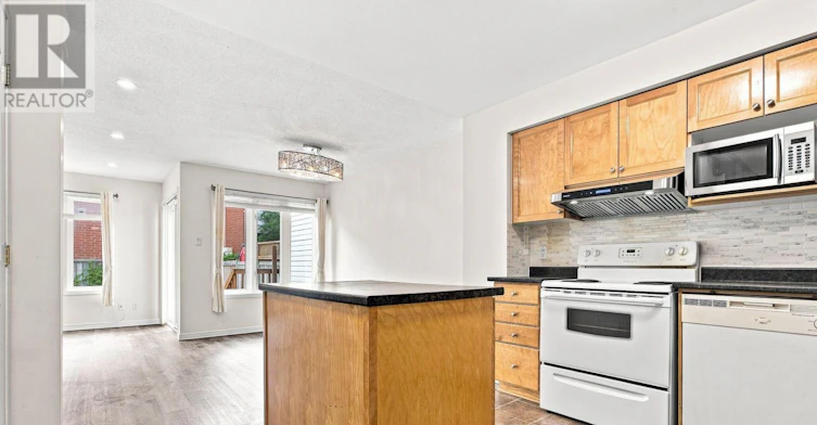 6 Crystal Park Crescent, Ottawa, ON, K2C 3Z8 - 2