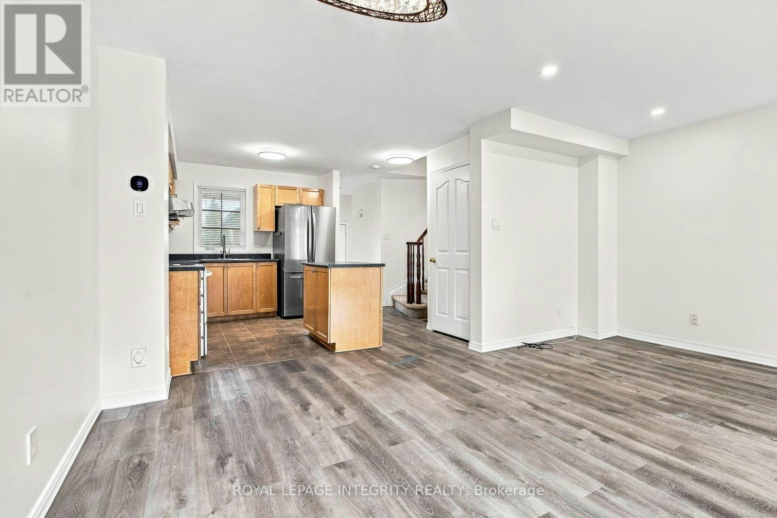 6 Crystal Park Crescent, Ottawa, ON, K2C 3Z8 - 8