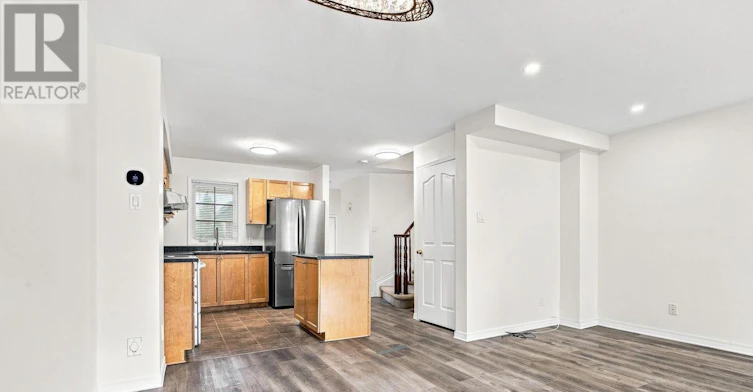 6 Crystal Park Crescent, Ottawa, ON, K2C 3Z8 - 8