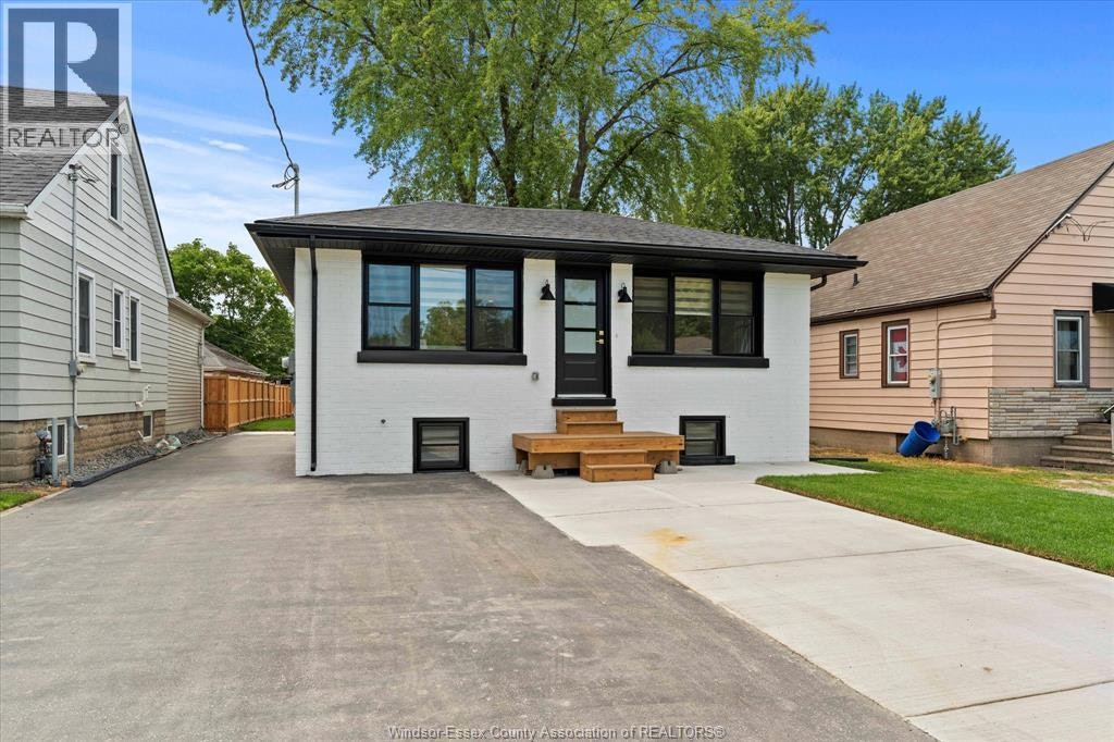 557 Elinor Street, Windsor, ON, N8P 1E3 - 2