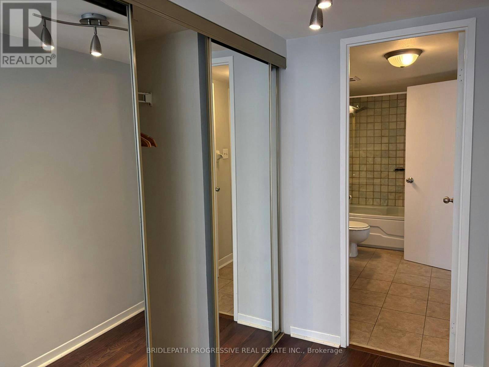 2410-1001 Bay Street E, Toronto, ON, M5S 3A6 - 7