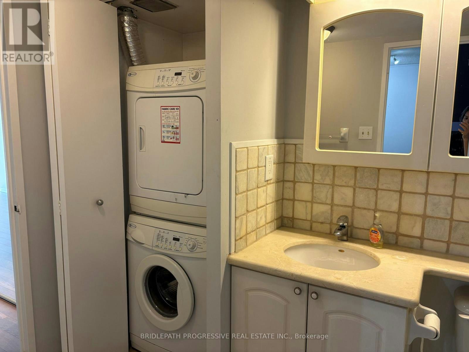 2410-1001 Bay Street E, Toronto, ON, M5S 3A6 - 10