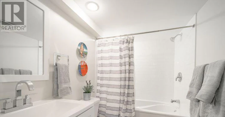 BASEMENT-15 Manor Road E, Toronto, ON, M4S 1P9 - 14