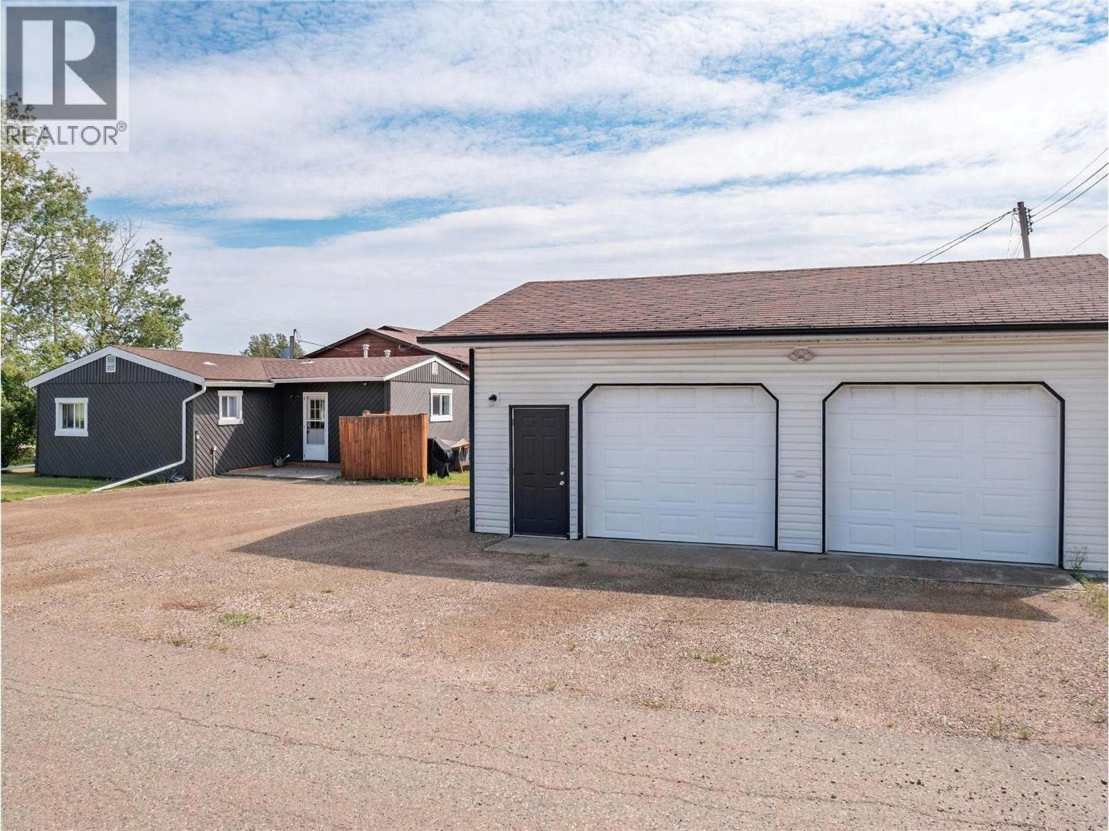 9901 2 Street, Dawson Creek, BC, V1G 3L1