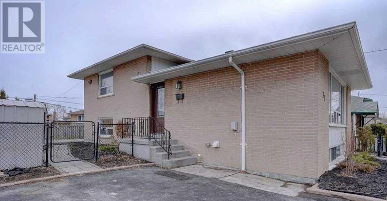 77 Milford Haven Drive E, Toronto, ON, M1G 3C9 - 2