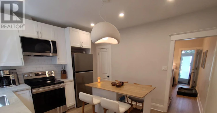 25 Copeland Avenue, Toronto, ON, M4C 1A9 - 11