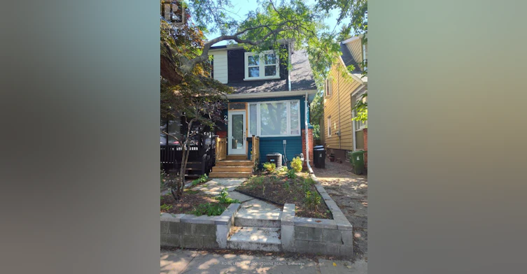 25 Copeland Avenue, Toronto, ON, M4C 1A9