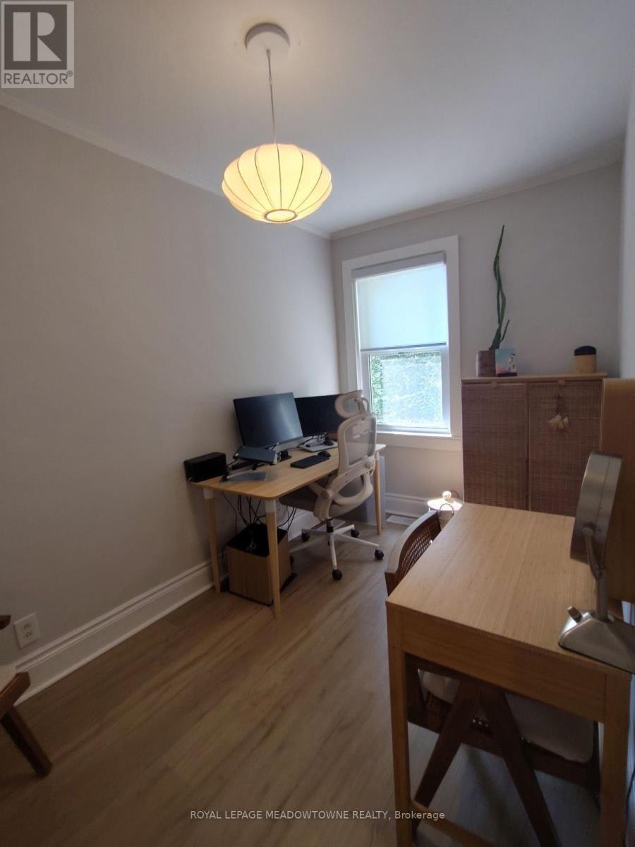 25 Copeland Avenue, Toronto, ON, M4C 1A9 - 17