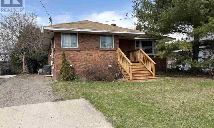 90 Henrietta Avenue