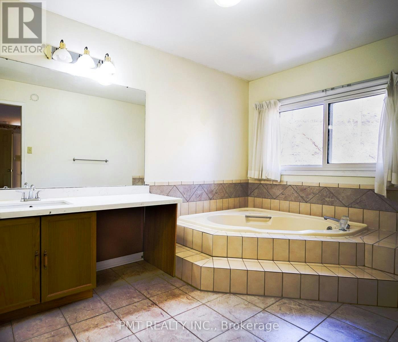 MAIN-26 Dartmoor Drive, Toronto, ON, M1E 5B2 - 15