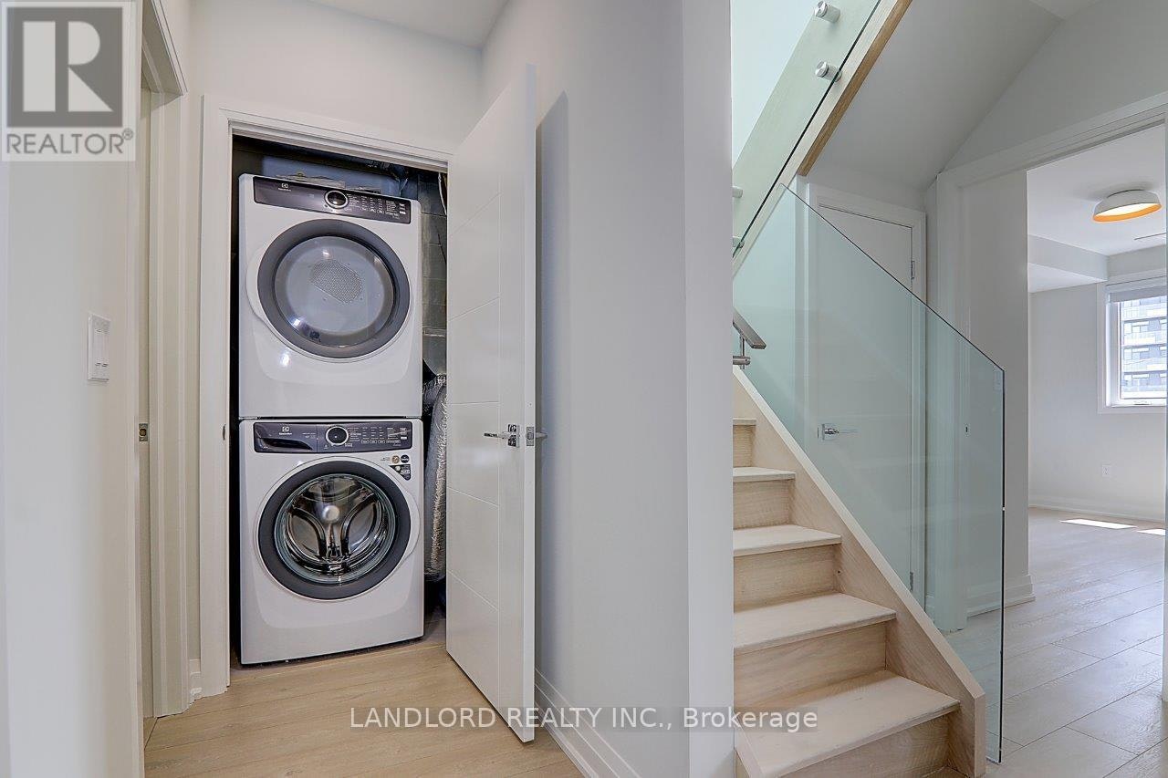 UPPER-115 Livingstone Avenue, Toronto, ON, M6E 2L7 - 21