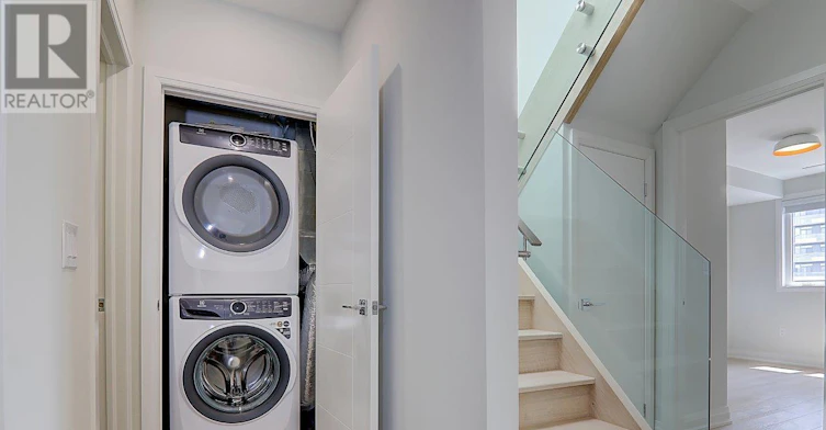 UPPER-115 Livingstone Avenue, Toronto, ON, M6E 2L7 - 21