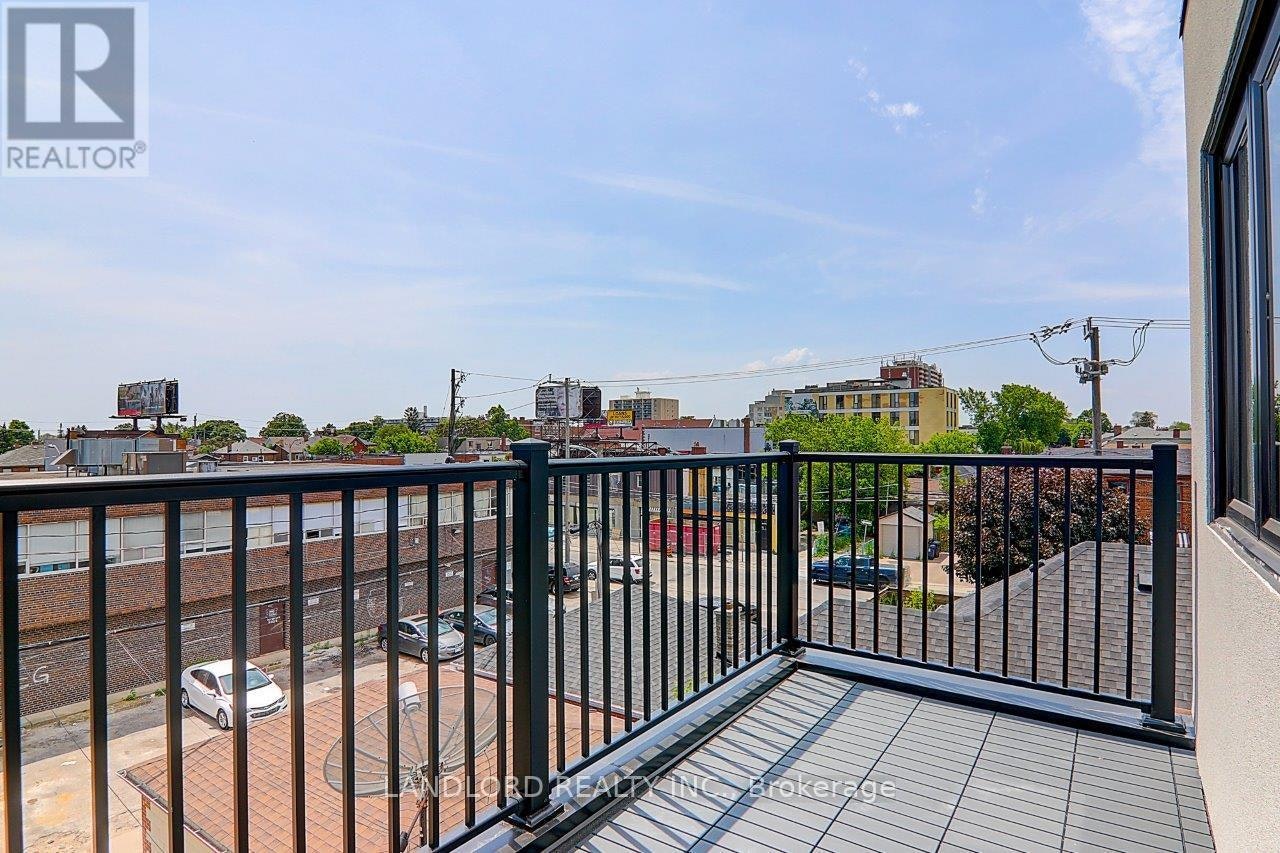 UPPER-115 Livingstone Avenue, Toronto, ON, M6E 2L7 - 31