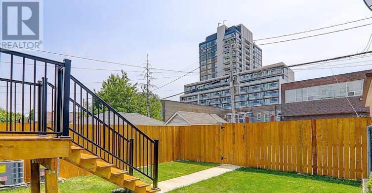 UPPER-115 Livingstone Avenue, Toronto, ON, M6E 2L7 - 7
