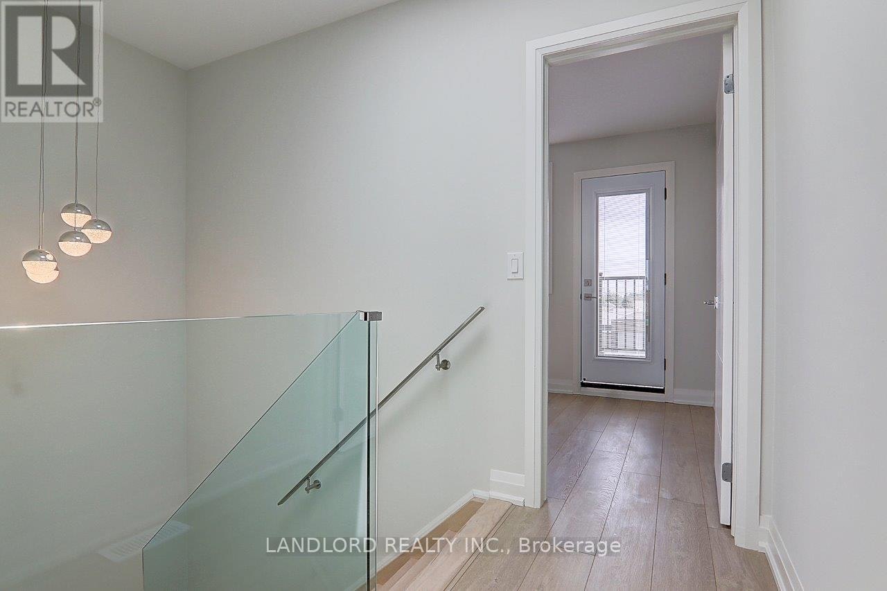 UPPER-115 Livingstone Avenue, Toronto, ON, M6E 2L7 - 33