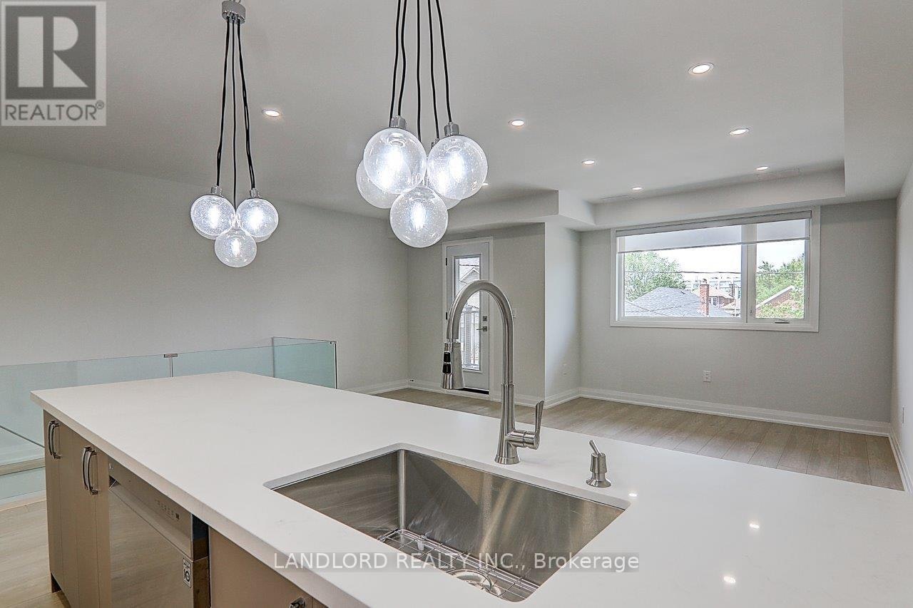 UPPER-115 Livingstone Avenue, Toronto, ON, M6E 2L7 - 16