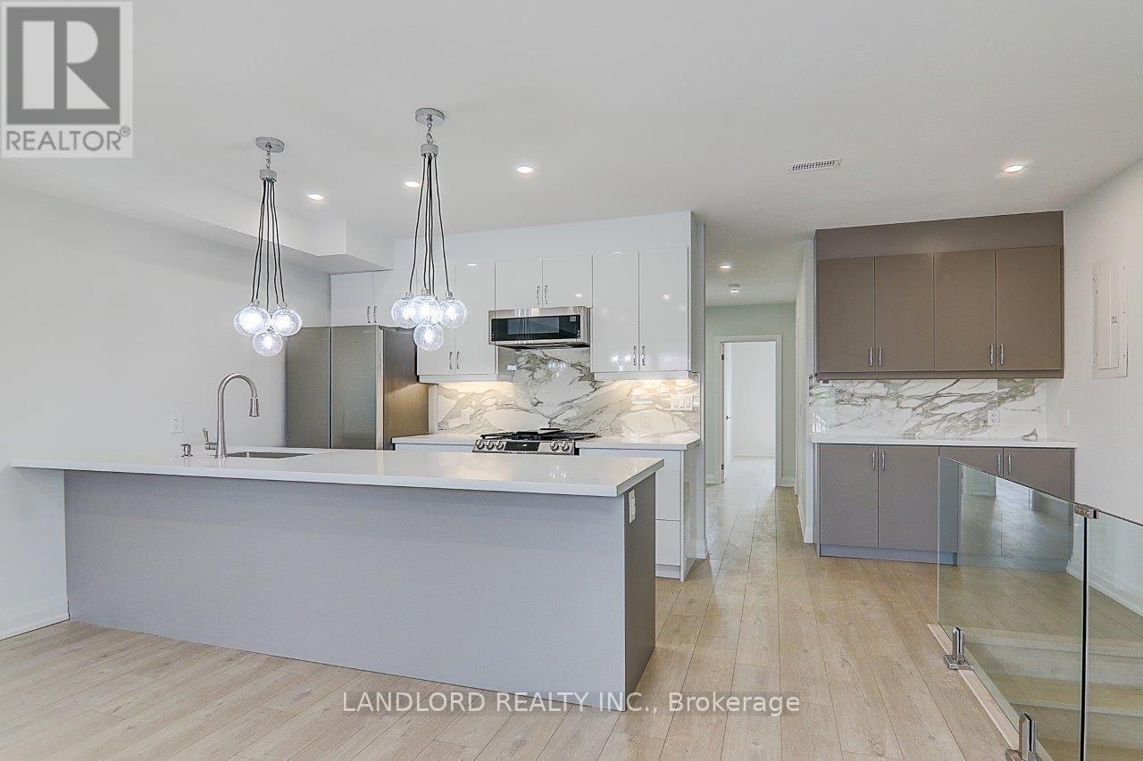UPPER-115 Livingstone Avenue, Toronto, ON, M6E 2L7 - 11