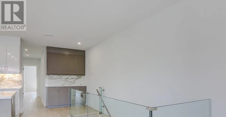 UPPER-115 Livingstone Avenue, Toronto, ON, M6E 2L7 - 14