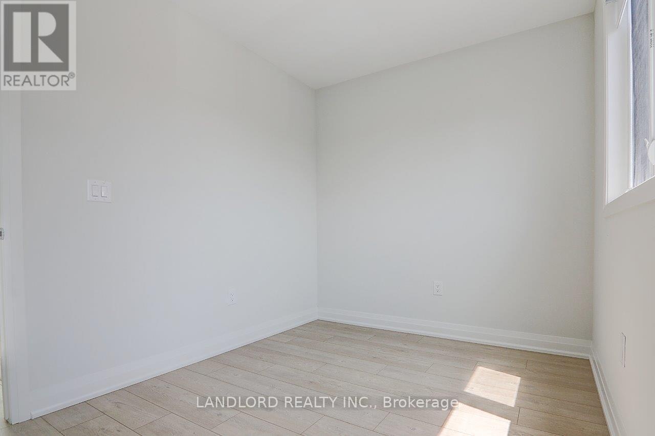 UPPER-115 Livingstone Avenue, Toronto, ON, M6E 2L7 - 30