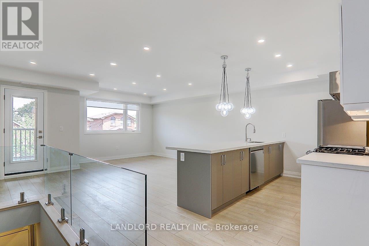 UPPER-115 Livingstone Avenue, Toronto, ON, M6E 2L7 - 8