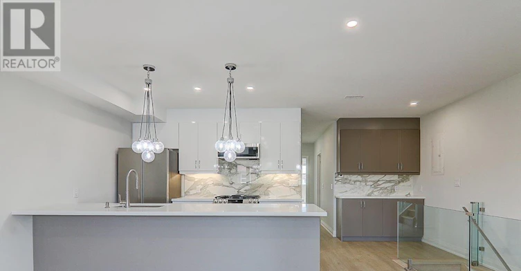 UPPER-115 Livingstone Avenue, Toronto, ON, M6E 2L7 - 12