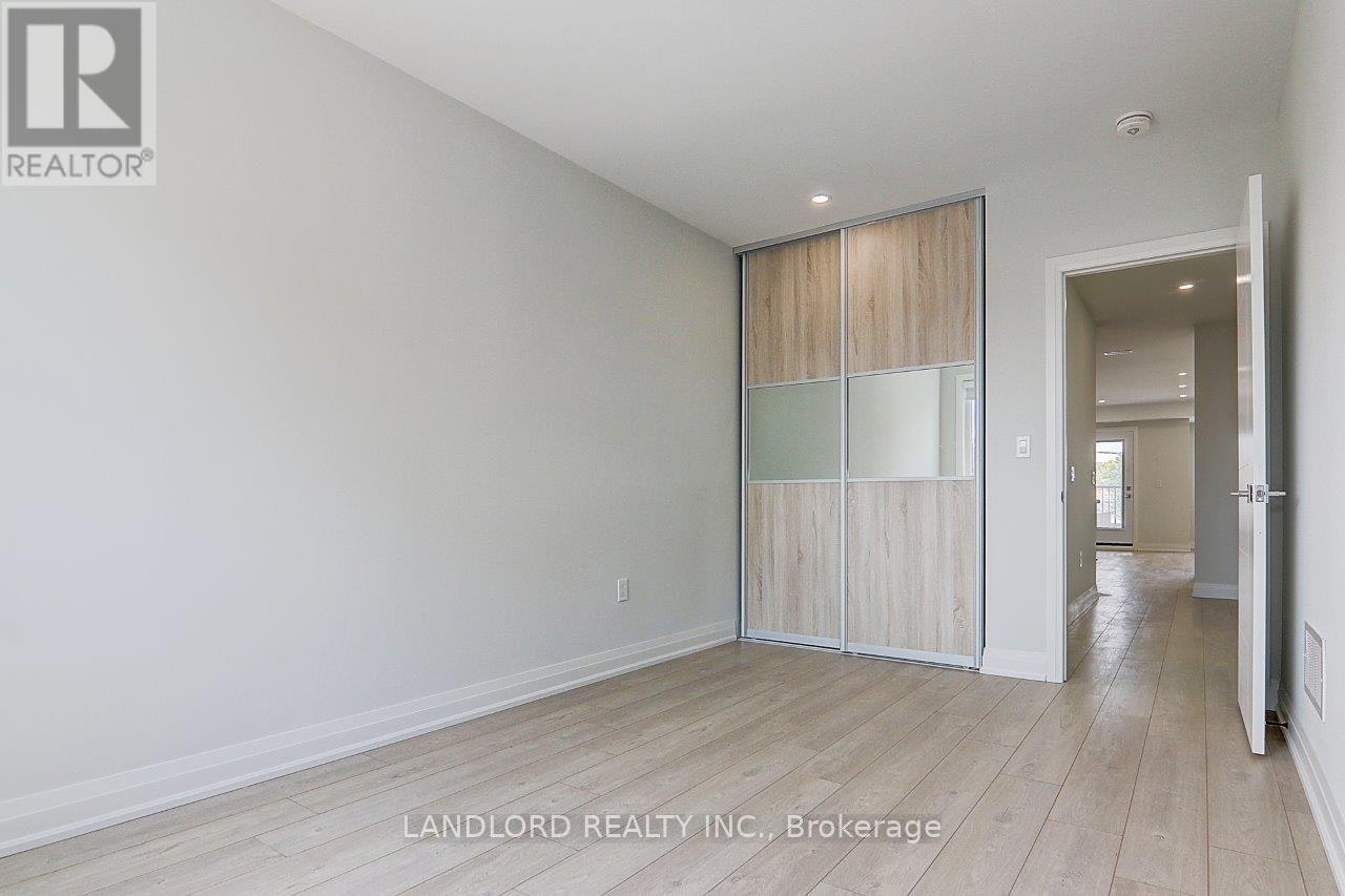 UPPER-115 Livingstone Avenue, Toronto, ON, M6E 2L7 - 25