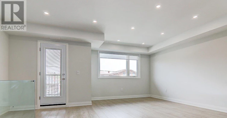 UPPER-115 Livingstone Avenue, Toronto, ON, M6E 2L7 - 17