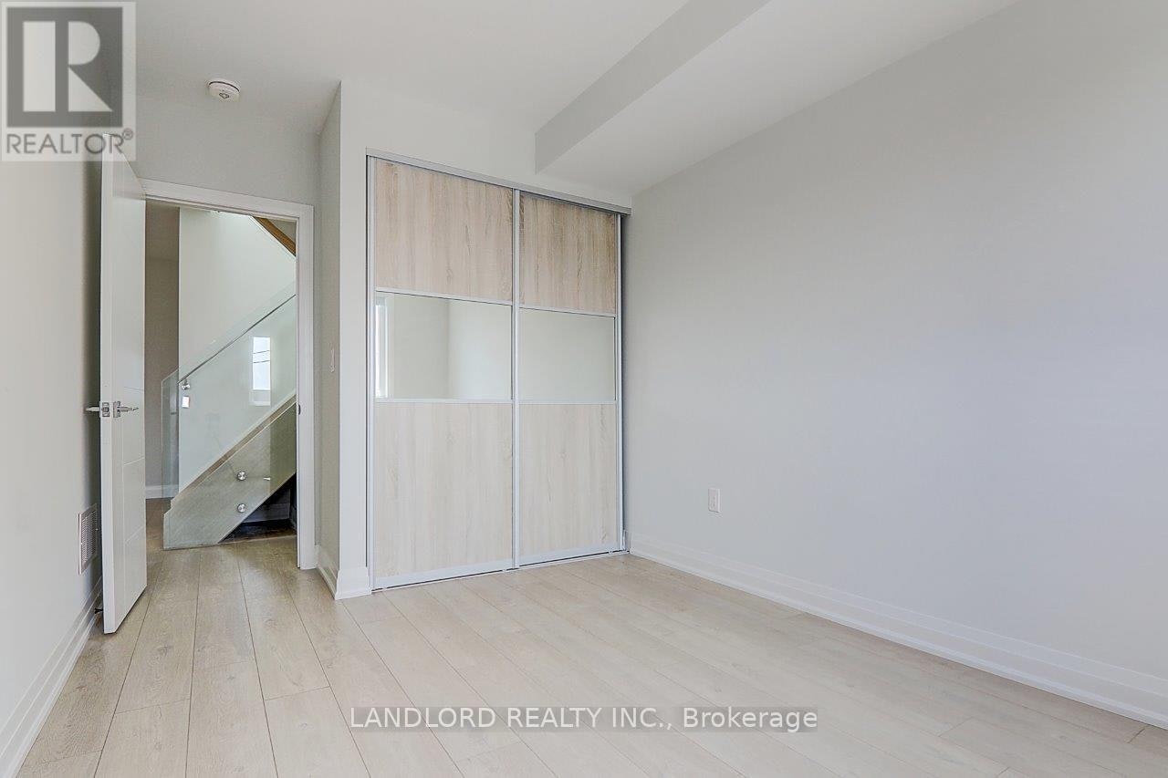 UPPER-115 Livingstone Avenue, Toronto, ON, M6E 2L7 - 27