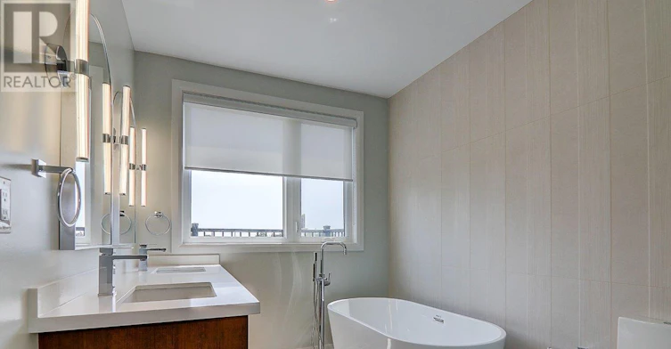 UPPER-115 Livingstone Avenue, Toronto, ON, M6E 2L7 - 38