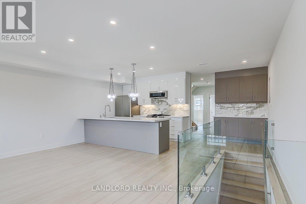 UPPER-115 Livingstone Avenue, Toronto, ON, M6E 2L7 - 13