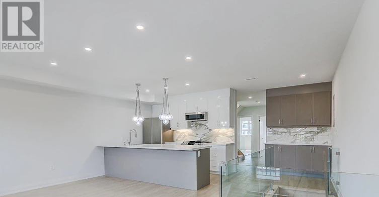 UPPER-115 Livingstone Avenue, Toronto, ON, M6E 2L7 - 13