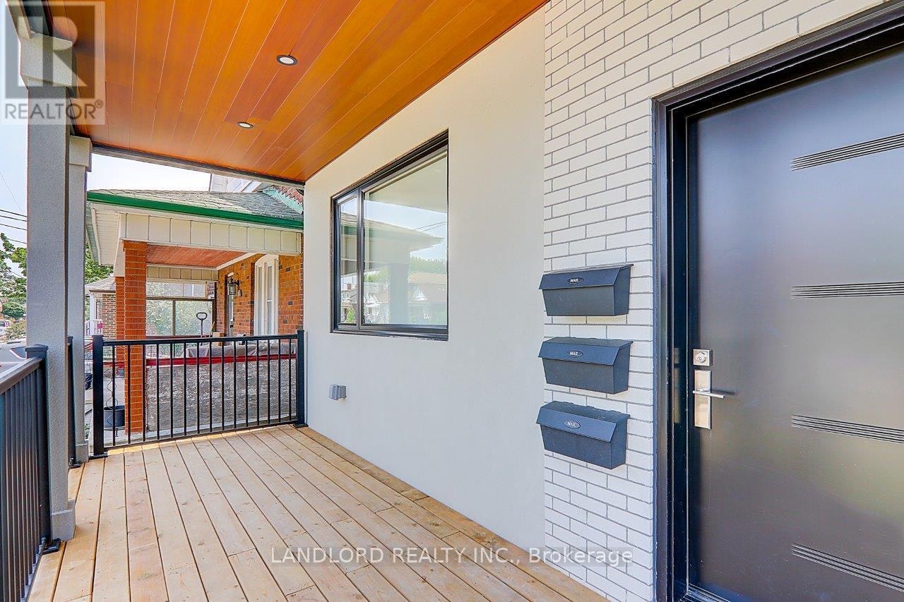 UPPER-115 Livingstone Avenue, Toronto, ON, M6E 2L7 - 4
