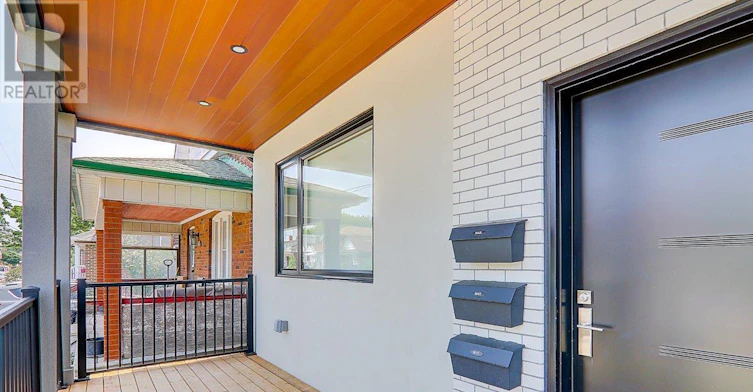 UPPER-115 Livingstone Avenue, Toronto, ON, M6E 2L7 - 4