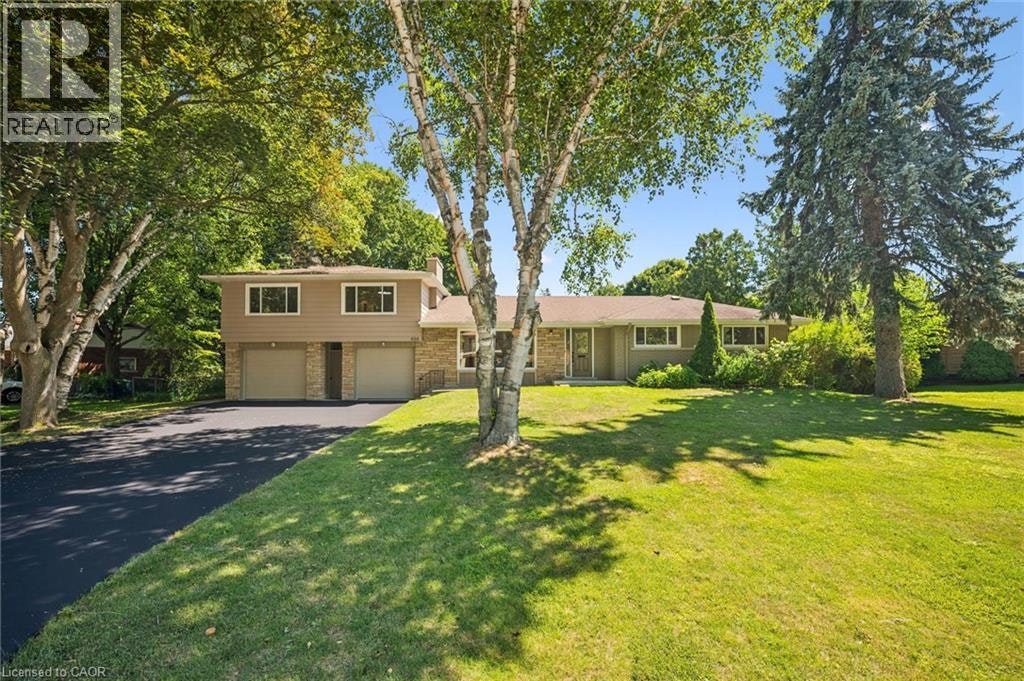 636 Iroquois Avenue, Hamilton, ON, L9G 3B4
