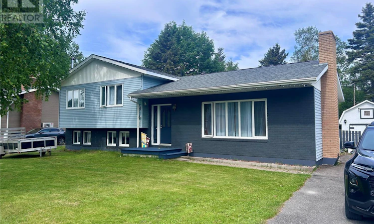 4 Elmwood Crescent