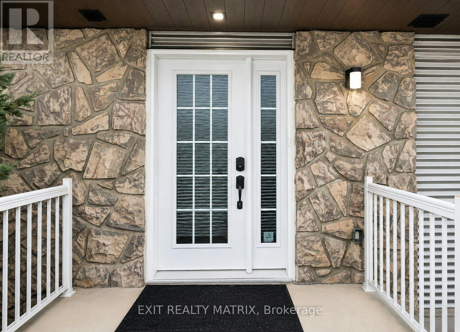A-785 Notre Dame Street, Russell, ON, K0A 1W0