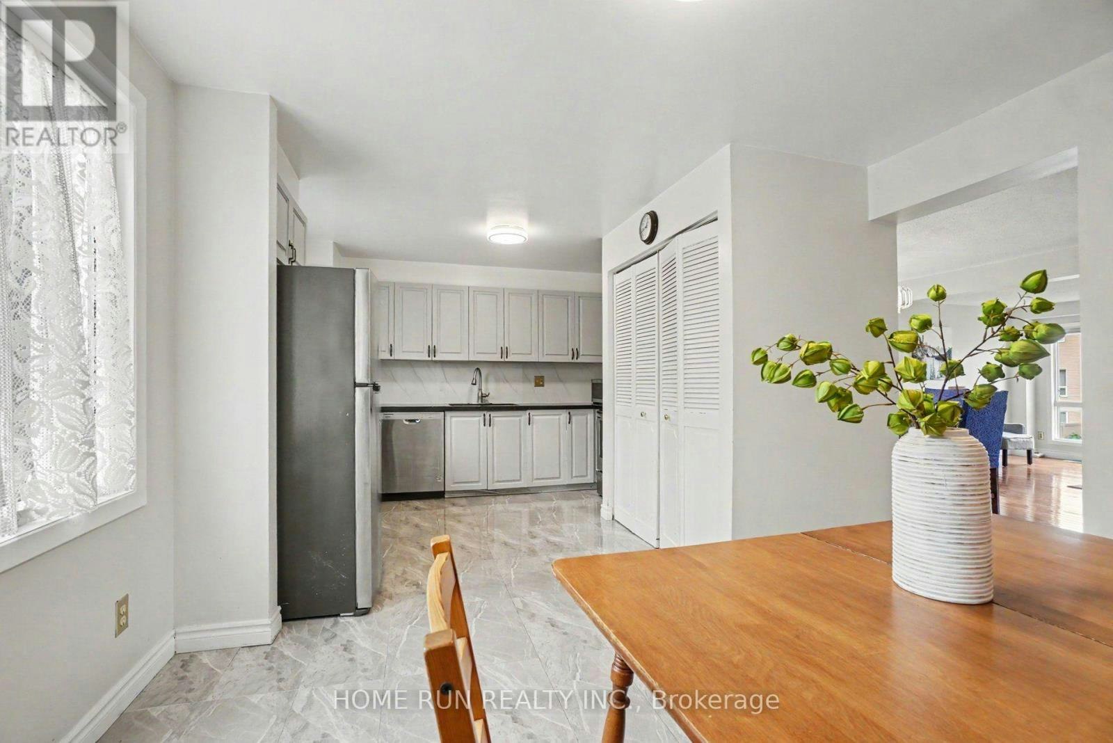 9D Castlebrook Lane, Ottawa, ON, K2G 5G1 - 12
