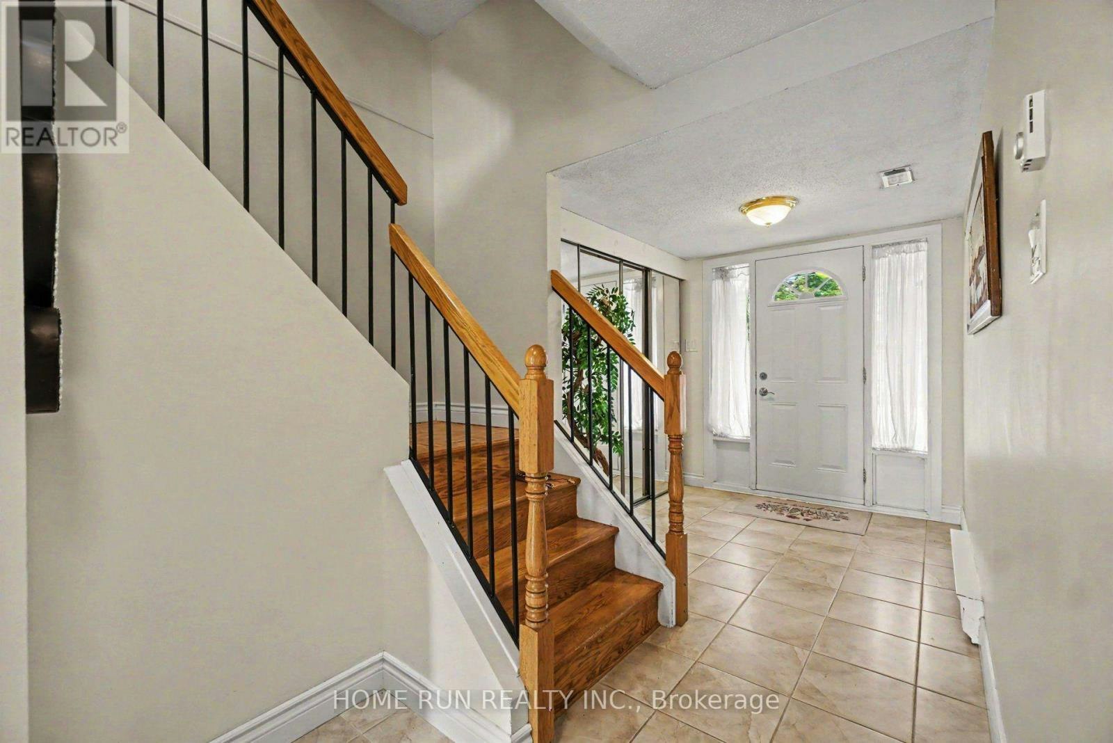9D Castlebrook Lane, Ottawa, ON, K2G 5G1 - 2