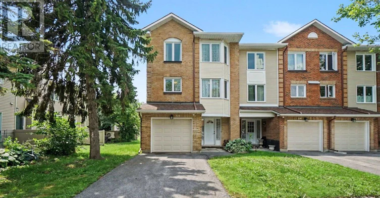 9D Castlebrook Lane, Ottawa, ON, K2G 5G1