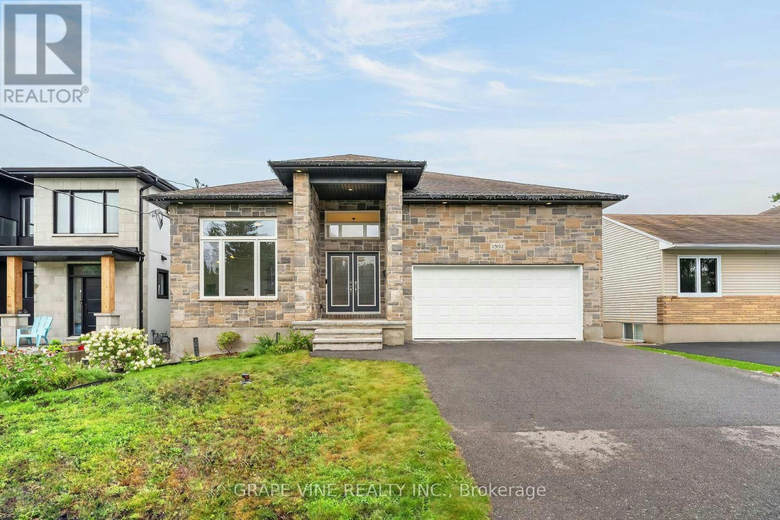 1592 Rosebella Avenue, Ottawa, ON, K1T 1G1