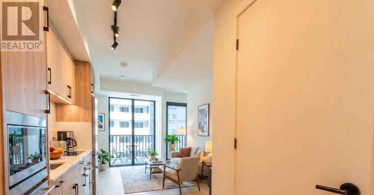 1210-109 Erskine Avenue, Toronto, ON, M4P 0G8 - 2
