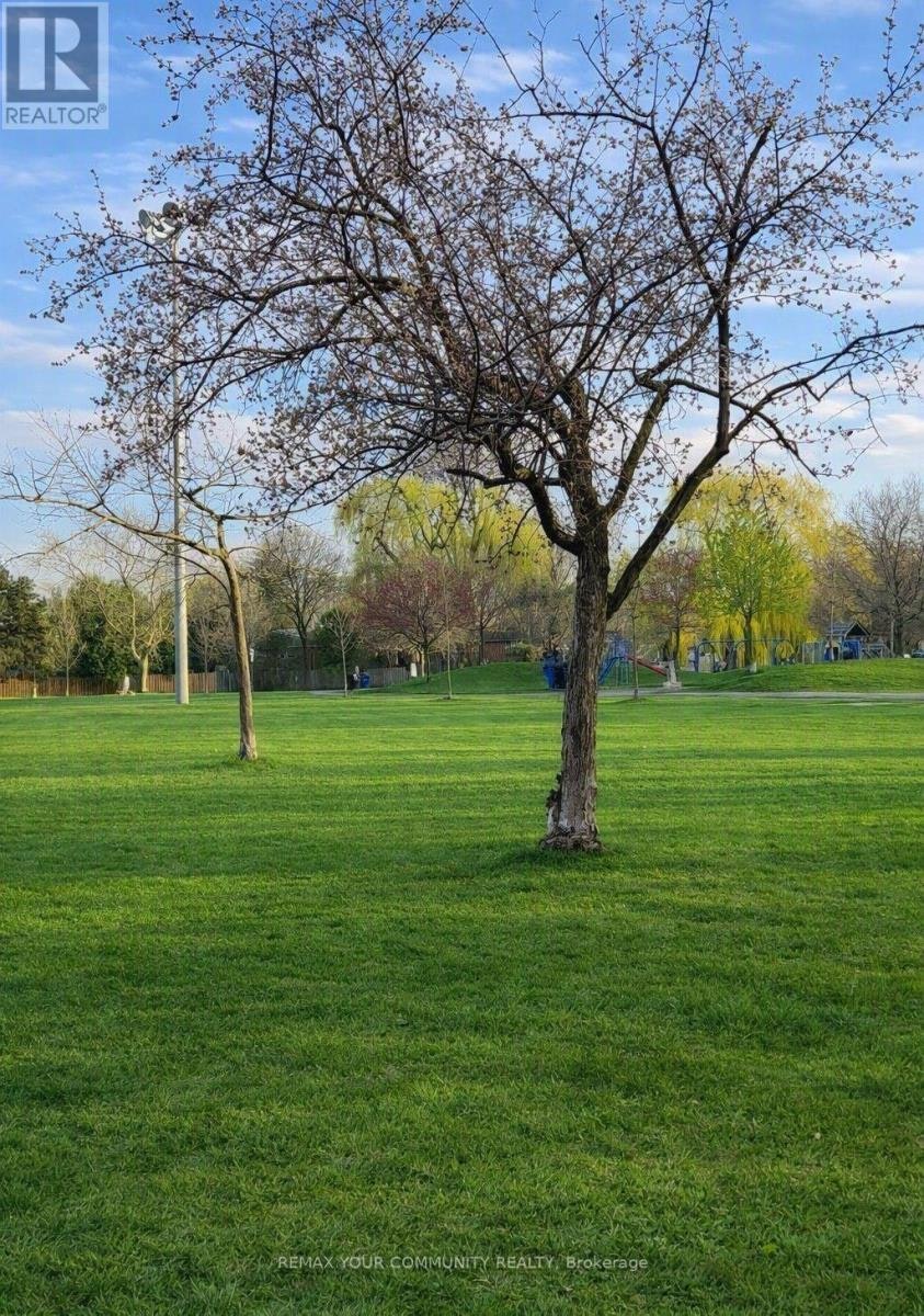 98 Wigmore Drive, Toronto, ON, M4A 2E8 - 18