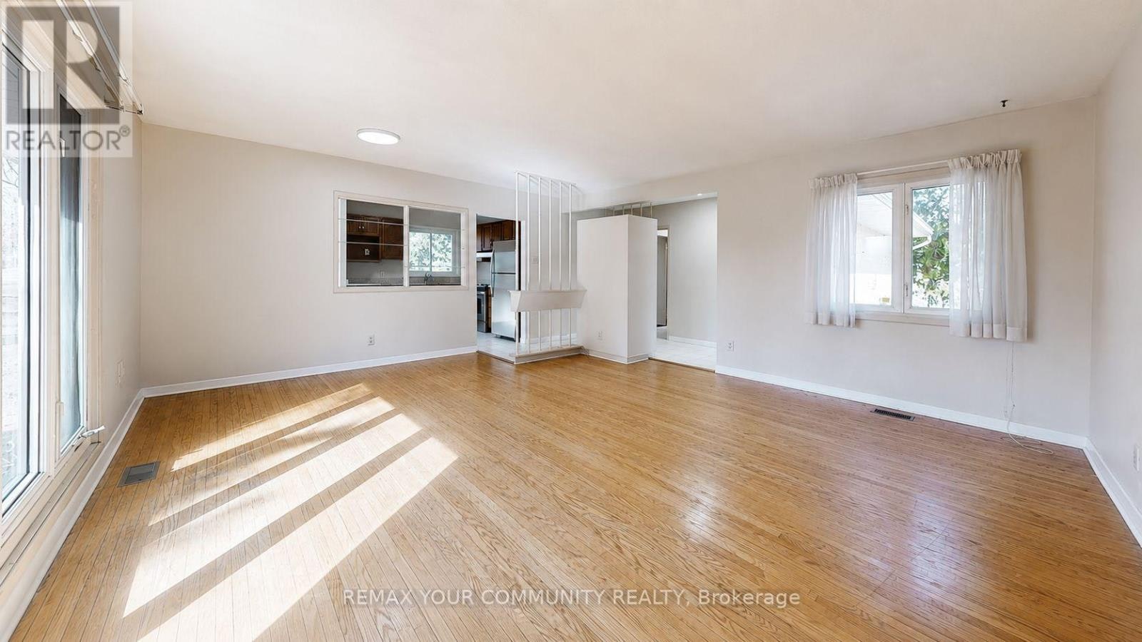 98 Wigmore Drive, Toronto, ON, M4A 2E8 - 3