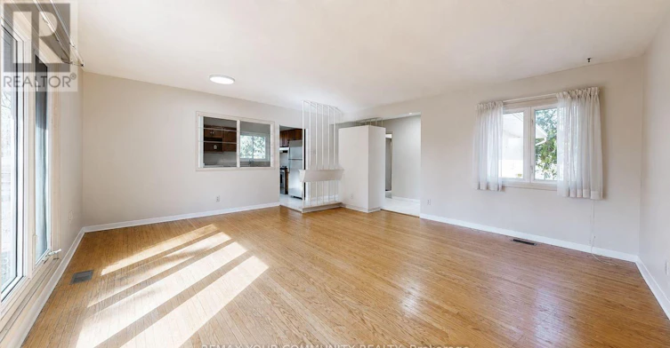 98 Wigmore Drive, Toronto, ON, M4A 2E8 - 3