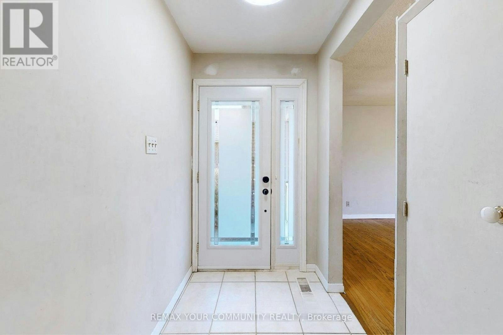 98 Wigmore Drive, Toronto, ON, M4A 2E8 - 5