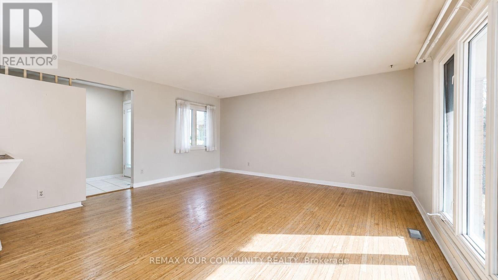 98 Wigmore Drive, Toronto, ON, M4A 2E8 - 4