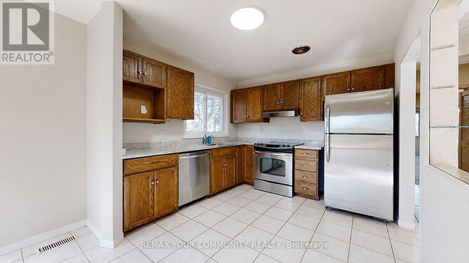 98 Wigmore Drive, Toronto, ON, M4A 2E8 - 6
